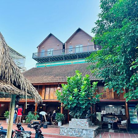 Odyssey Hostel, Tours & Motorbikes Rental Ha Giang Exterior photo