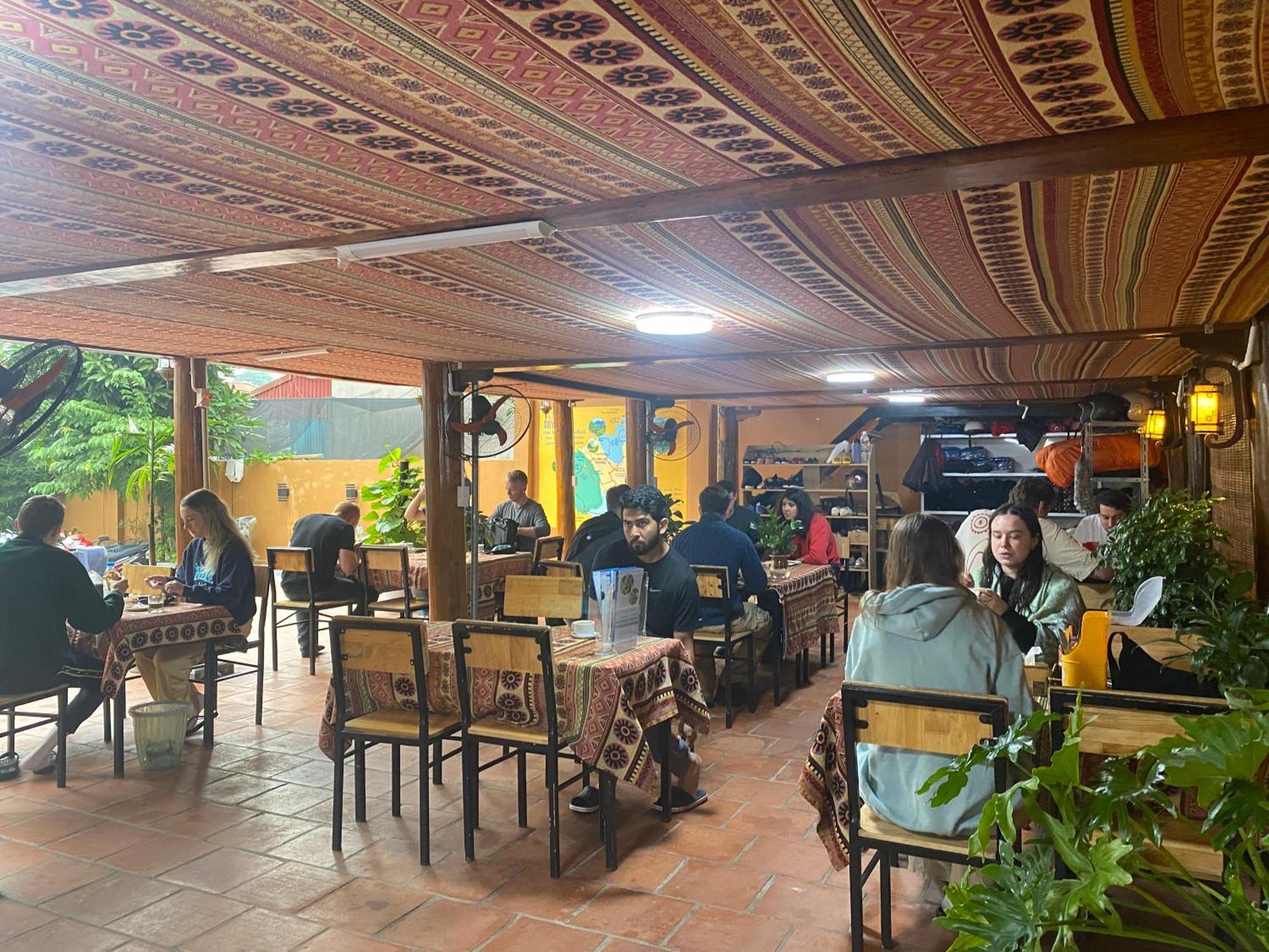 Odyssey Hostel, Tours & Motorbikes Rental Ha Giang Exterior photo
