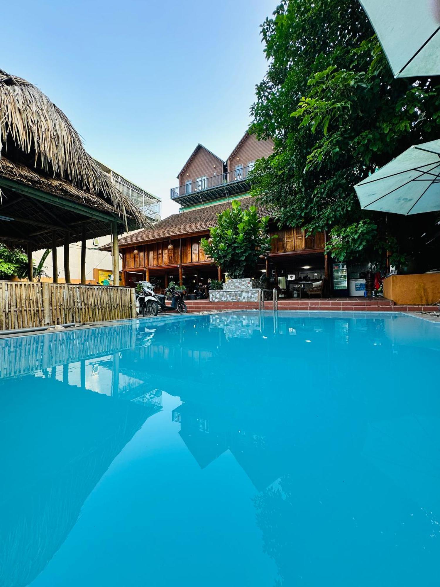 Odyssey Hostel, Tours & Motorbikes Rental Ha Giang Exterior photo