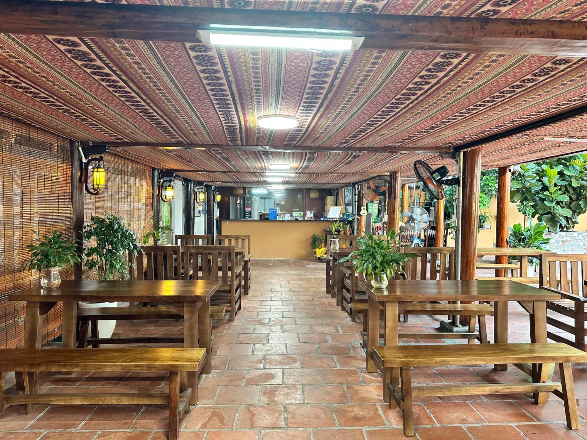 Odyssey Hostel, Tours & Motorbikes Rental Ha Giang Exterior photo